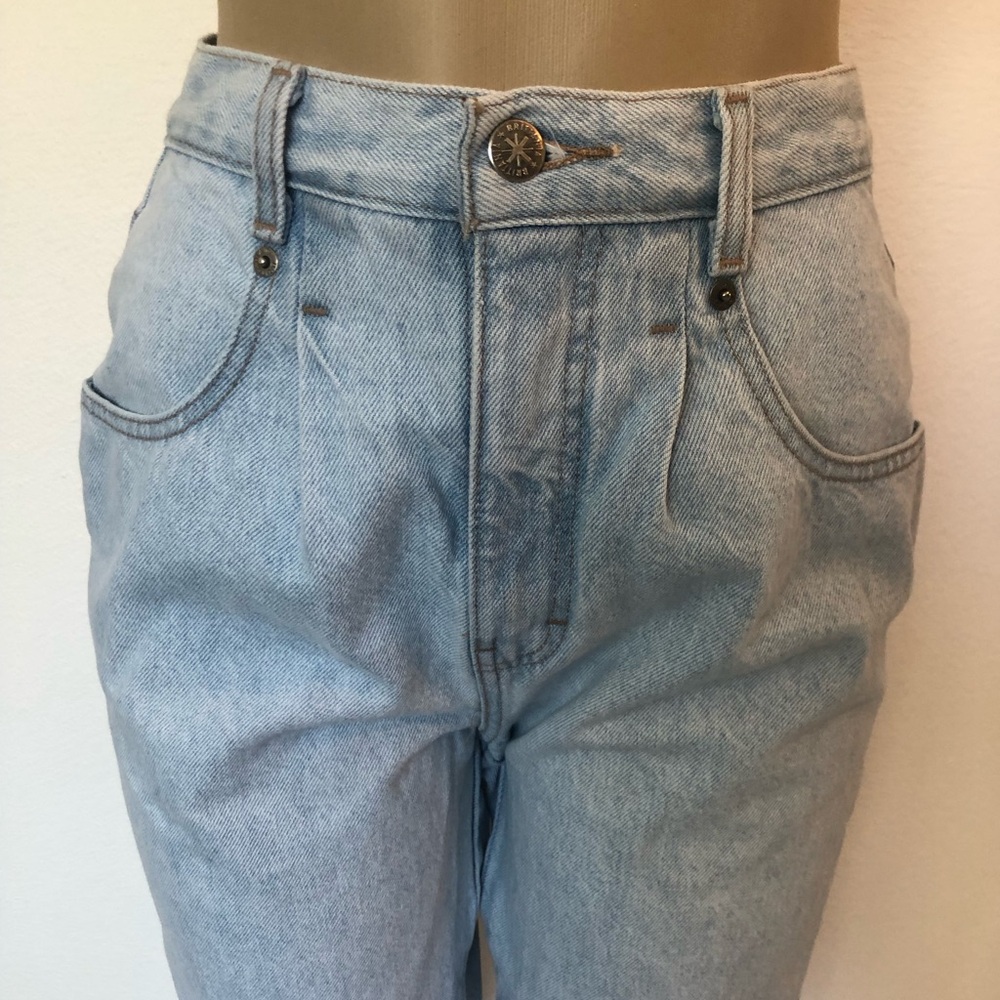 Vintage Brittania High Rise Light Wash Pleated Mom Jeans - Picture 5 of 11